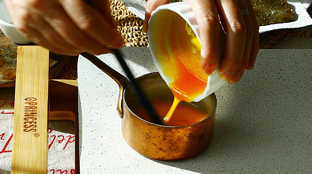 PRINCESS 鯛のポワレ 煎茶締め 　オランディーズソース